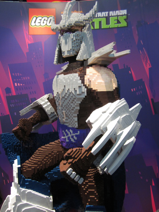 Illustration for article titled The Very Best Finds On The Floor At Comic-Con 2014